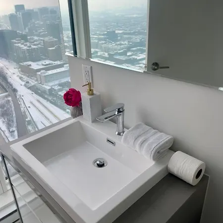 Spectacular Skyline Views - Downtown Montreal - Luxury Condo & Penthouse Room photo