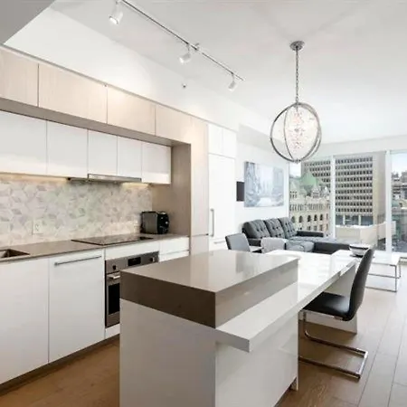 Spectacular Skyline Views - Downtown Montreal - Luxury Condo & Penthouse Room photo