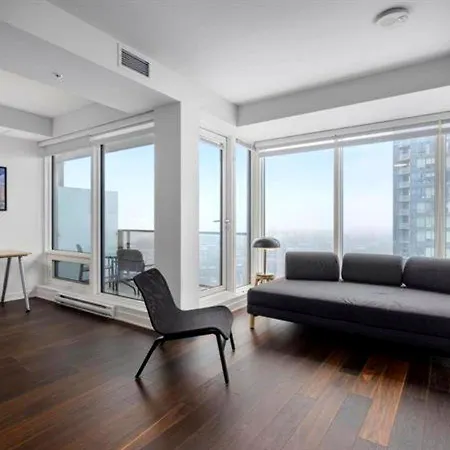 Spectacular Skyline Views - Downtown Montreal - Luxury Condo & Penthouse Room photo