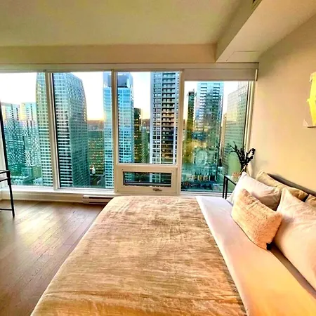 Spectacular Skyline Views - Downtown Montreal - Luxury Condo & Penthouse Exterior photo