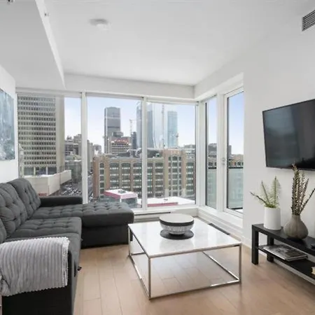 Spectacular Skyline Views - Downtown Montreal - Luxury Condo & Penthouse Room photo